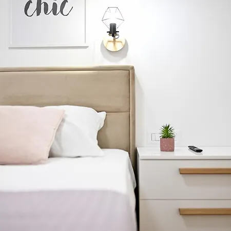 Lo-lo Apartment