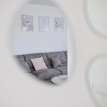 Apartment Lo-lo *