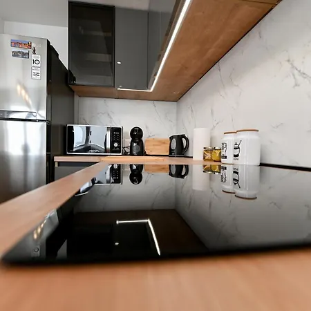 Apartment Lo-lo *