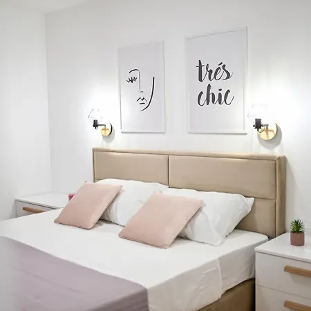 Lo-lo Apartment