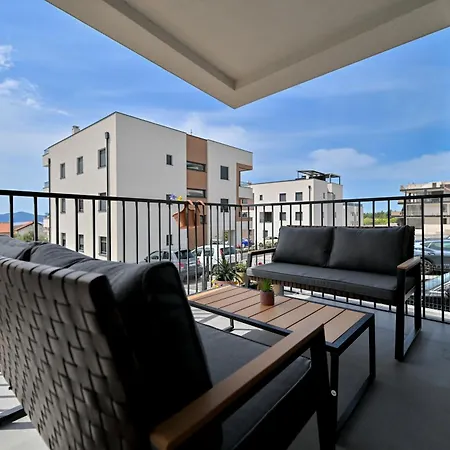 Apartment Lo-lo